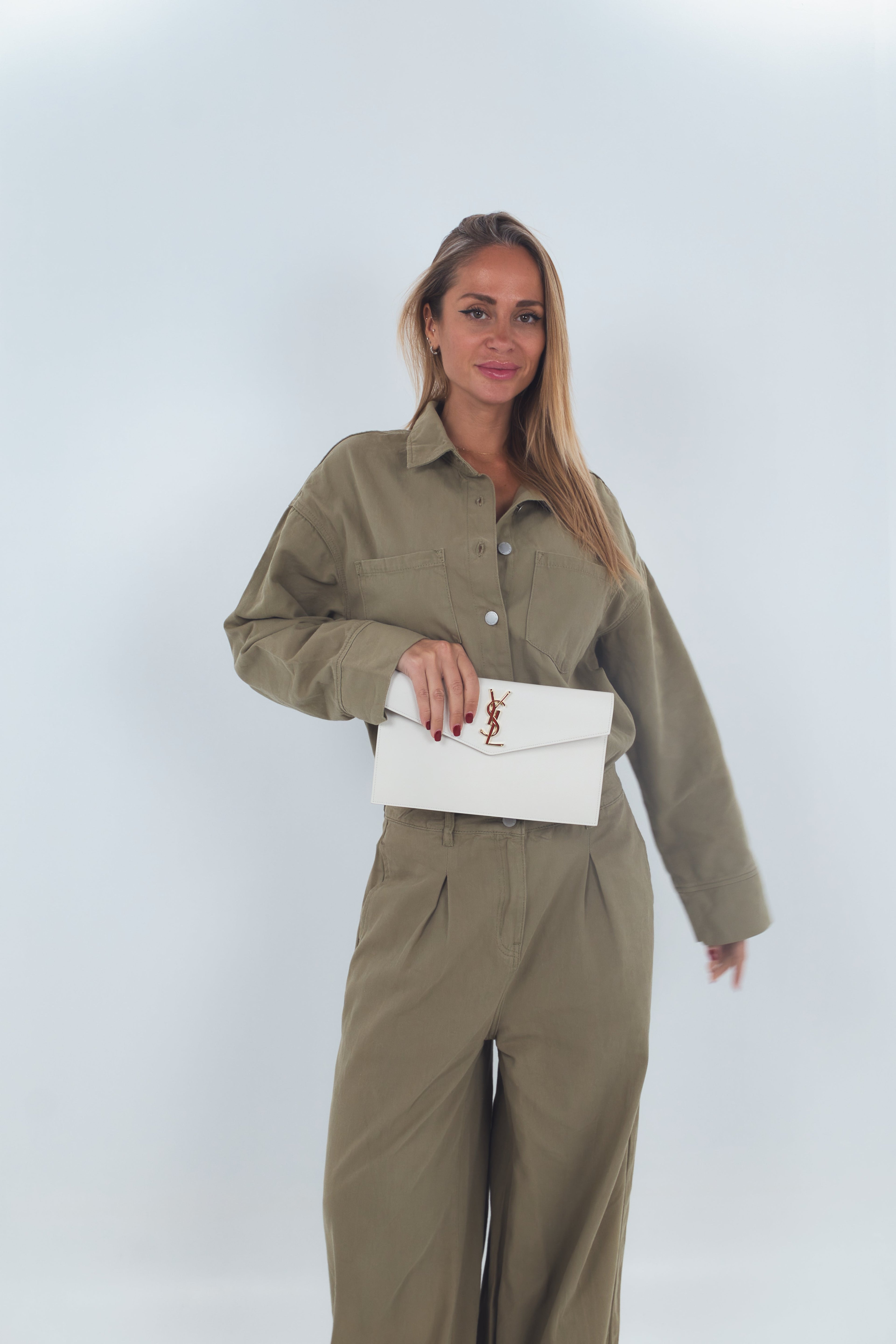 Pochette Uptown Grain de Poudre Embossed Leather