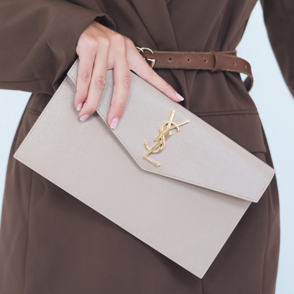 Pochette Uptown Grain de Poudre Embossed Leather